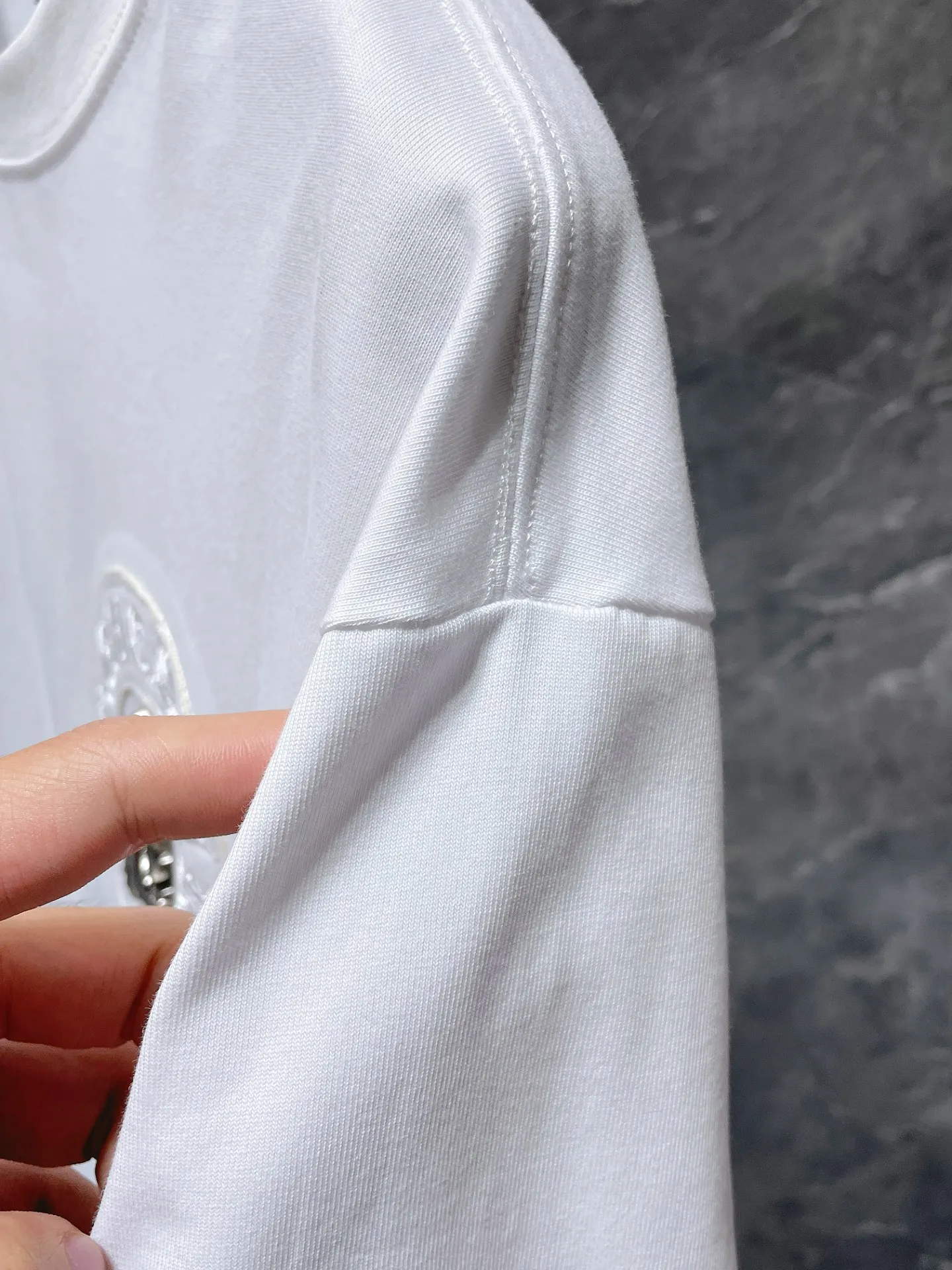 P170 New for summer, Chrome Hearts 25ss, high-weight, environmentally friendly, high-quality top-quality fabric, 260g~285g, Crow Cross Horseshoe Sanskrit patches, hand-buttoned embroidered short sleeves, counter synchronized, replica version 1:1, recommended colors: black, white, code numbers: S, M, L, XL
